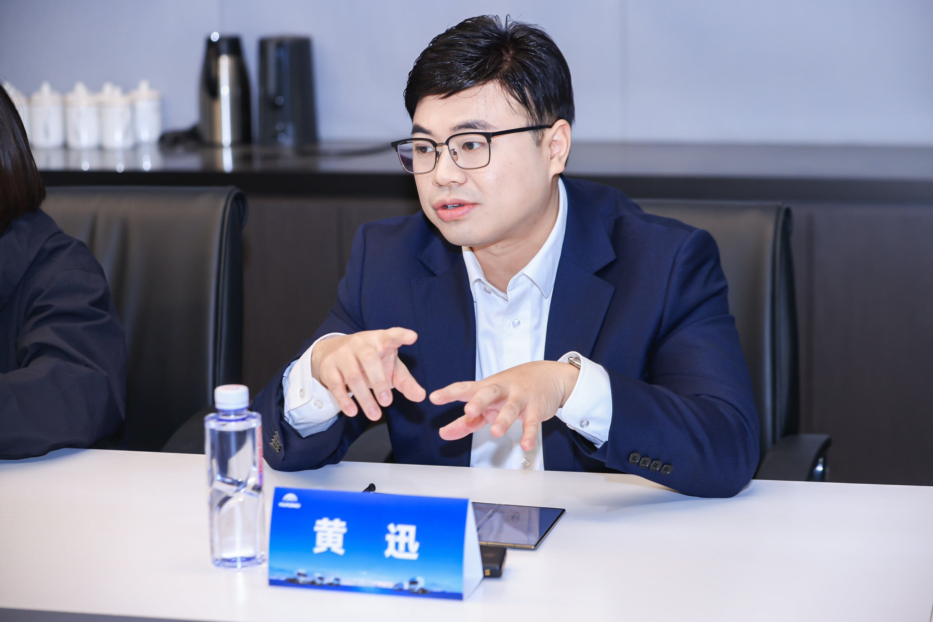 对话宇通重卡黄迅：首家！增程式重卡上市即交付！为何是宇通？