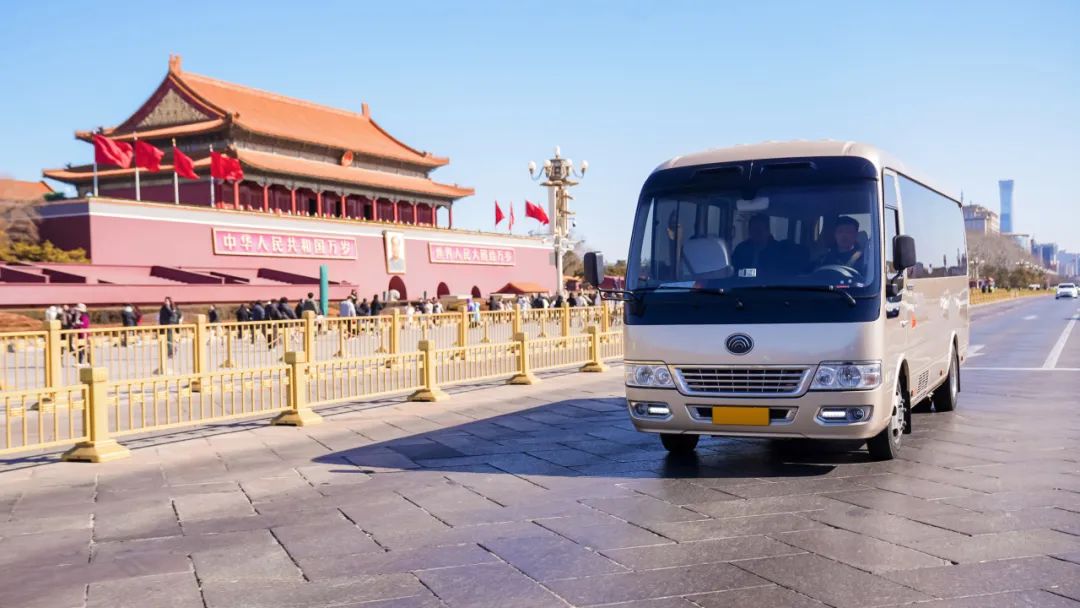 本次两会唯一高端公商务客车！宇通T7十年铸就品牌高端之路