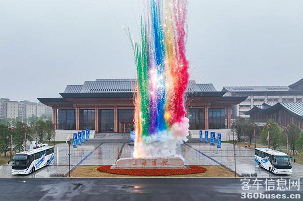 再攀节油新高峰！宇通C9L雨天高速满载油耗14.90L/百公里