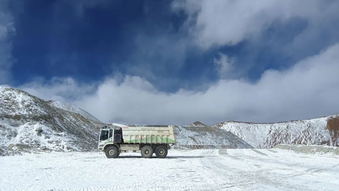 无惧挑战!宇通矿卡助力巨龙铜矿在雪域高原筑起绿色矿山 无惧挑战!宇通矿卡助力巨龙铜矿在雪域高原筑起绿色矿山