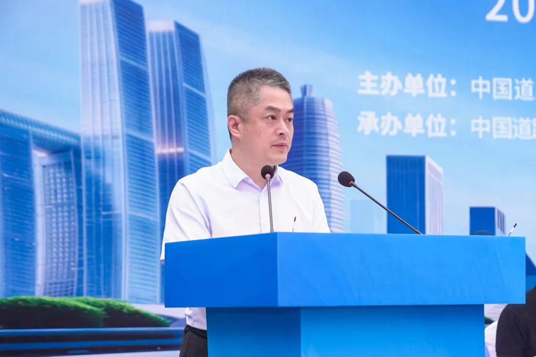 智能安全新征程!2026公交安全公益行重庆启航 图片