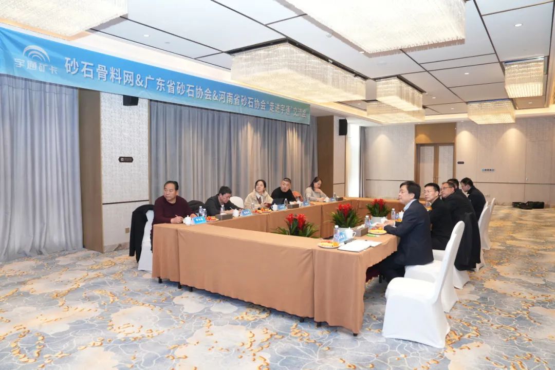 砂石行业绿色转型加速，新能源矿卡驱动低碳未来