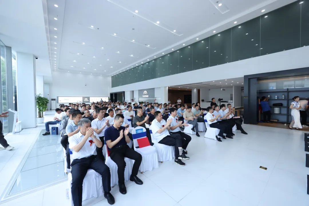 宇通用户中心全国8店同开！解锁商用车直营新体验