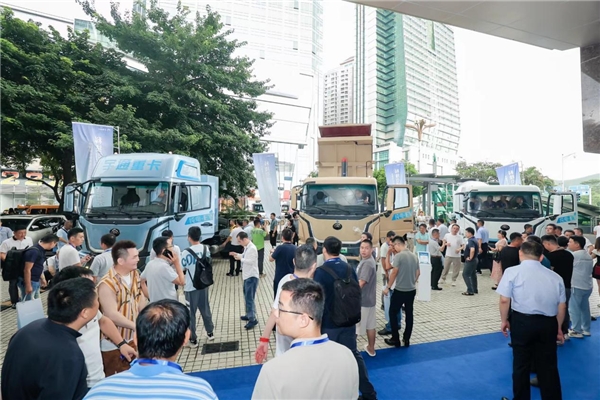 科技引领成就可靠价值 宇通重卡全系新品深圳上市