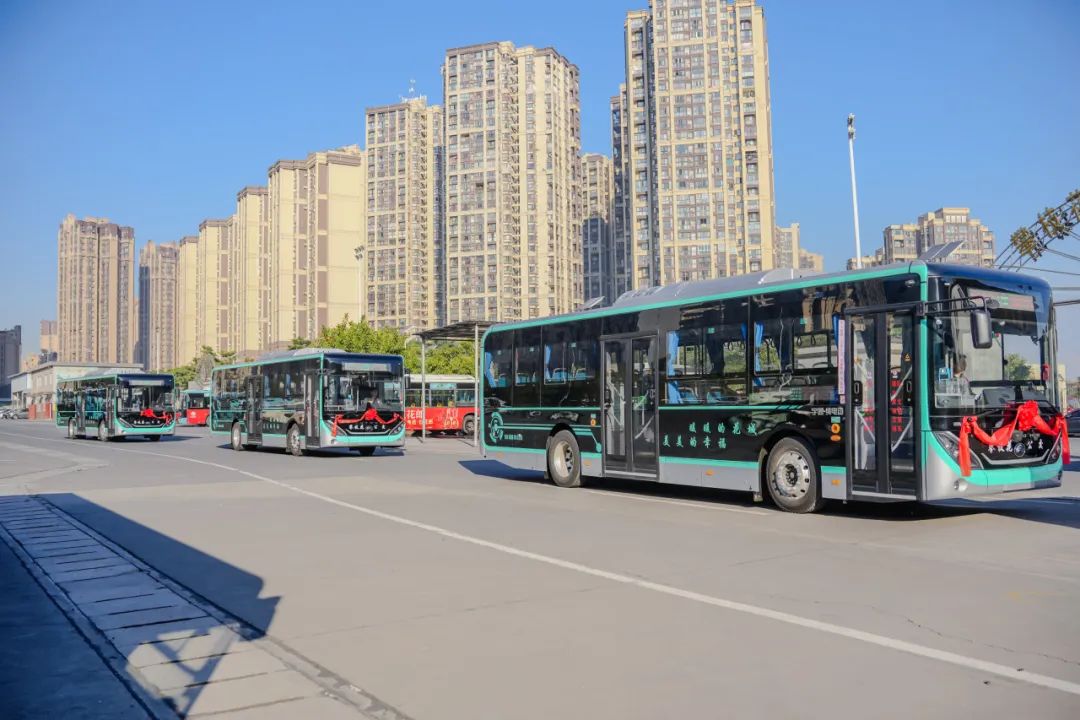 新年“开门红”，100辆宇通客车交付攀枝花