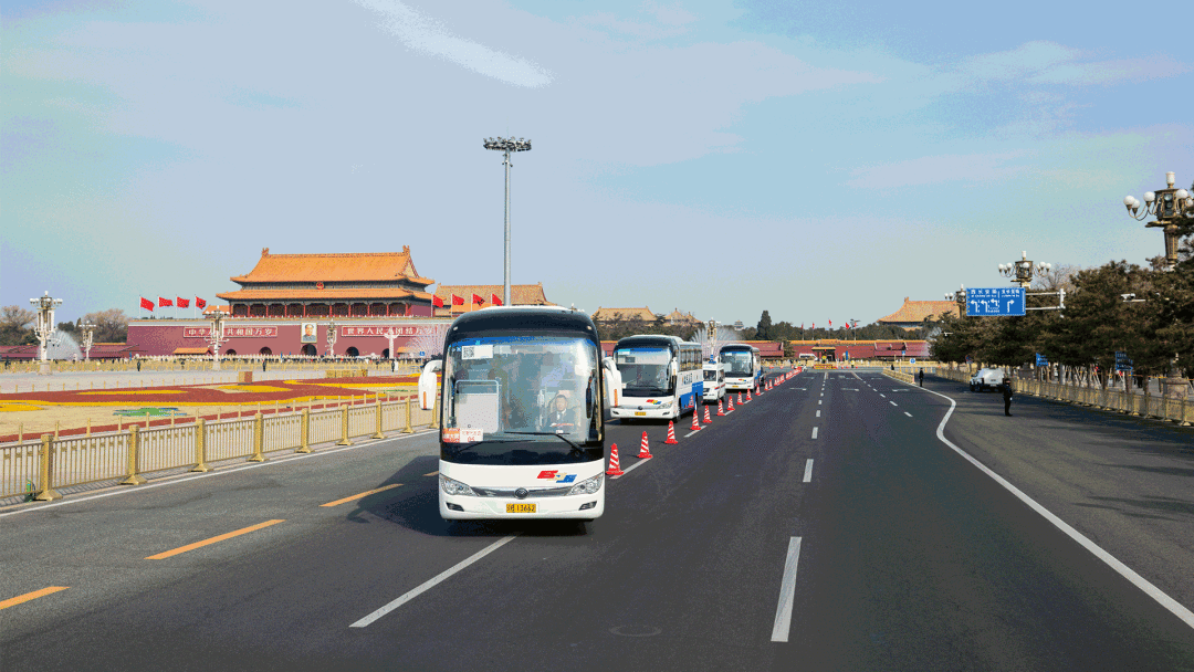 本次两会唯一高端公商务客车！宇通T7十年铸就品牌高端之路