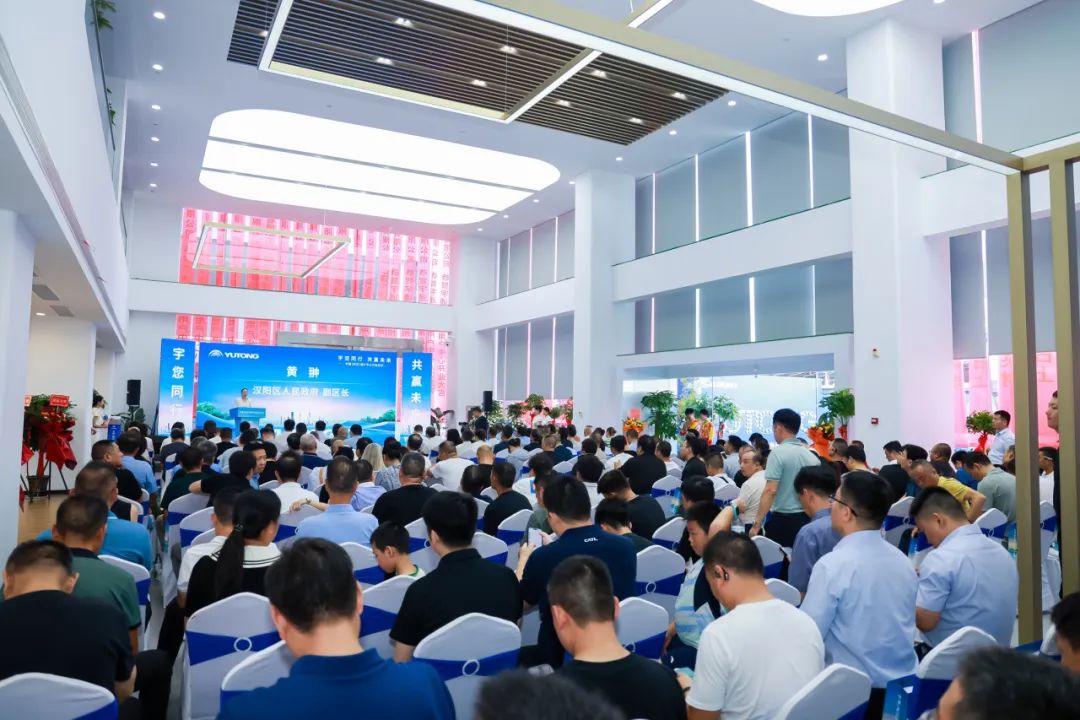 宇通用户中心全国8店同开！解锁商用车直营新体验