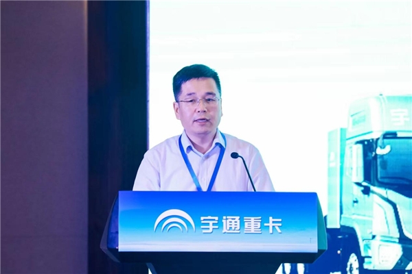 现场集中签约、批量交付50台！宇通重卡全系新品西安上市
