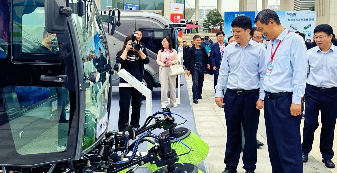 推动城乡环境焕新！宇通环卫亮相河南省第八届城乡环卫博览会