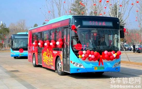1695868018382512.jpg 宇通:各地“花样公交”点亮绿色出行新风尚!