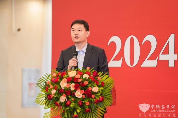 “四化”引领 创新驱动 宇通“优秀产品+解决方案”亮相中国道协年会