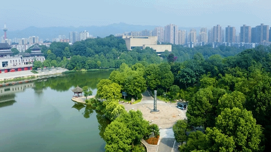 网红景区的最潮打开方式！宇通客车重庆秀湖公园开跑
