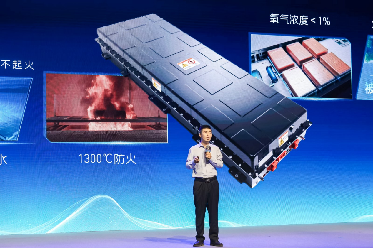 锚定“绿色智慧作业”，宇通重工全面换新装