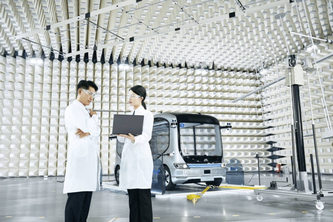 “点题”全国两会,宇通响亮作答 图片