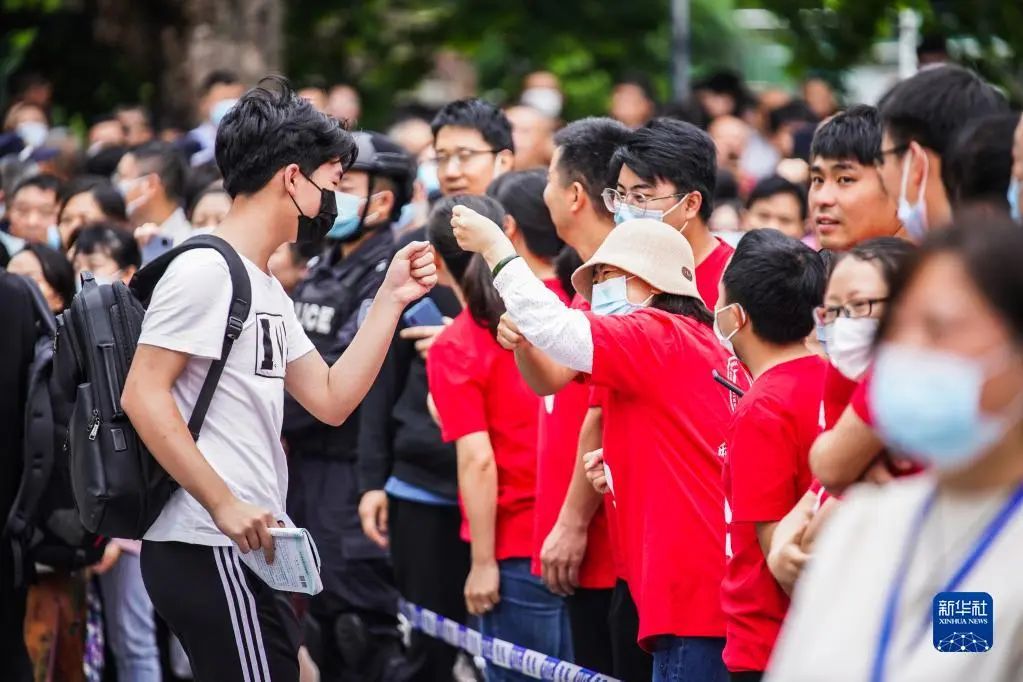 温情护航，为什么它能频上“热搜”？