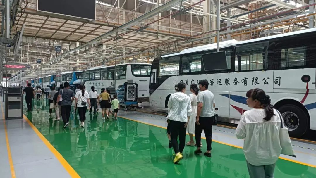 “三比一争”塑氛围 筑梦路上感恩您——2023年傲蓝得员工家属“走进宇通”活动圆满成功