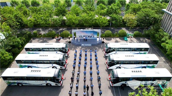 绿色文旅新体验!130辆宇通高端新能源旅游客车交付海南 绿色文旅新体验!130辆宇通高端新能源旅游客车交付海南