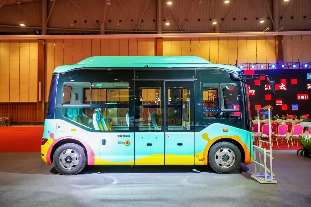 推动行业高质量发展!宇通客车、卡车联袂亮相2025中国道协年会 图片