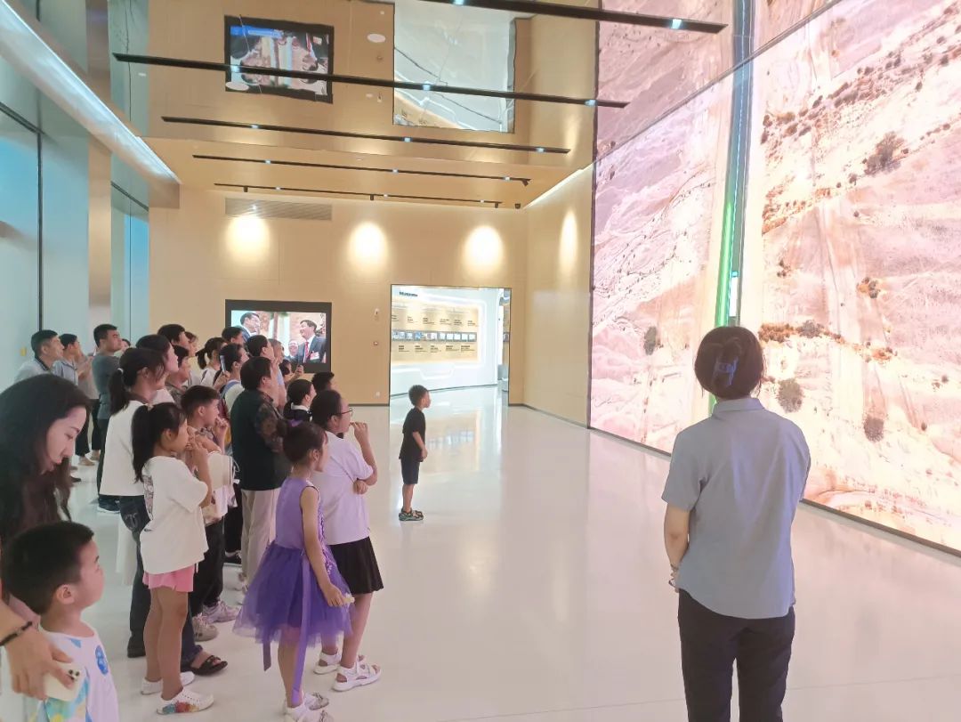 “三比一争”塑氛围 筑梦路上感恩您——2023年傲蓝得员工家属“走进宇通”活动圆满成功
