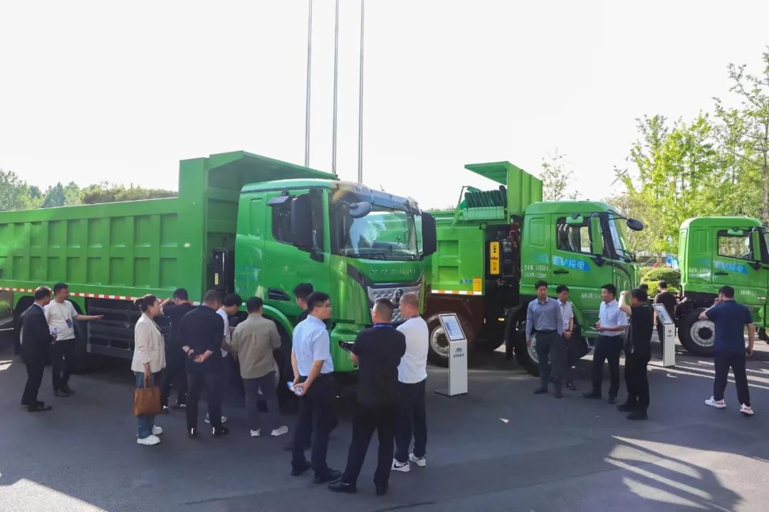 宇通重卡发布行业首款矿区专用纯电动自卸车