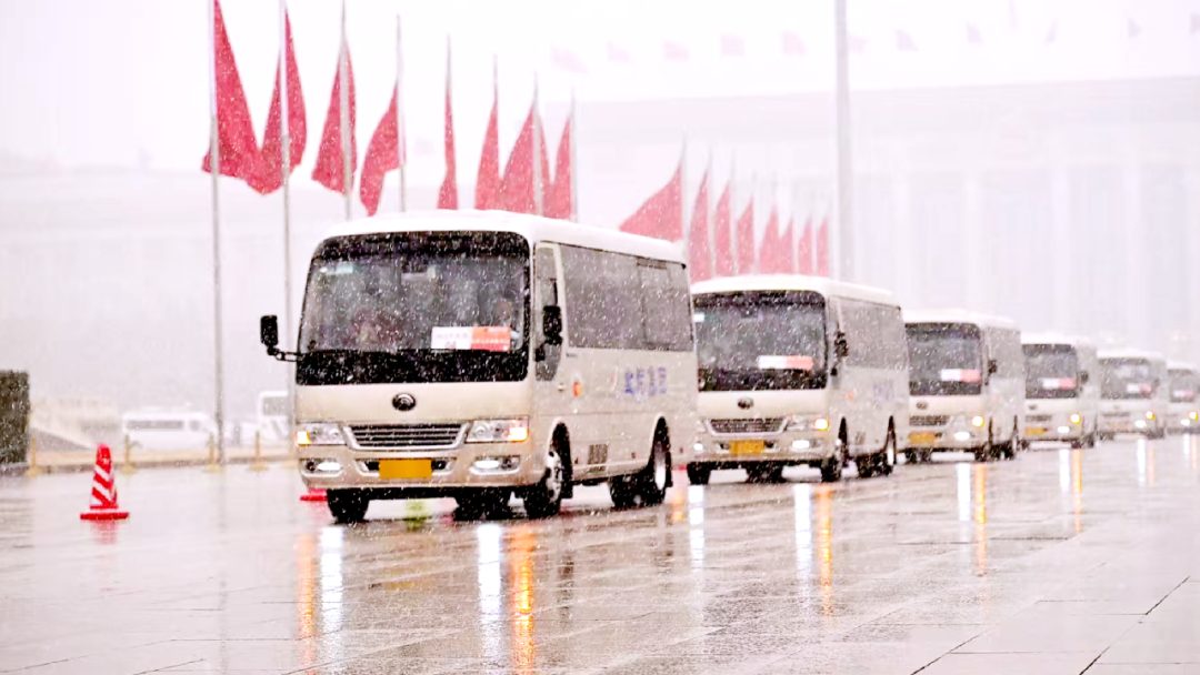 向高处行!宇通T7与天域S12奏响高端化战略“开门红” 图片