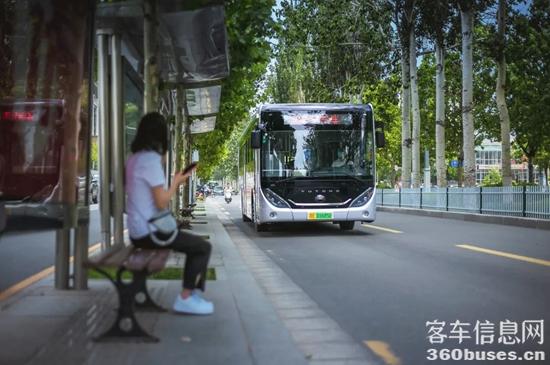 宇通客车：公交适老化，让你的城市更有温度